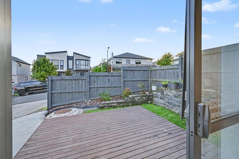 Photo of property in 113 Tiriwa Drive, Massey, Auckland, 0614