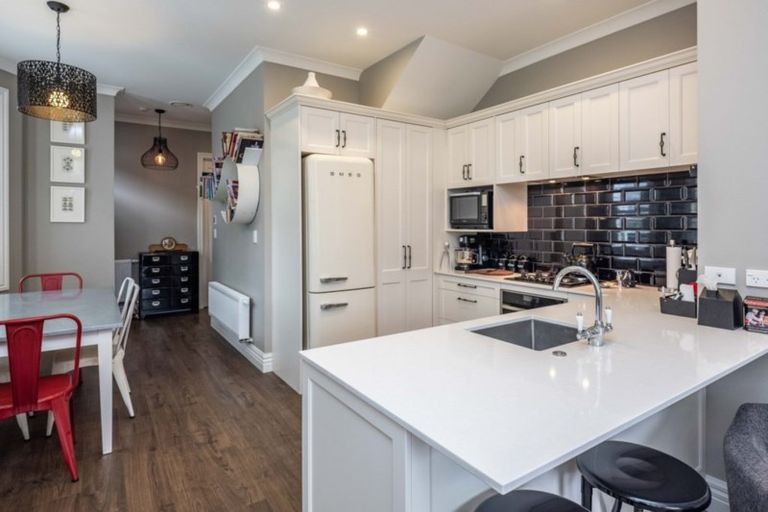 Photo of property in 53 Tinakori Road, Thorndon, Wellington, 6011