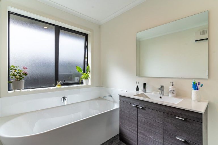 Photo of property in 40 Queen Street, Winton, 9720