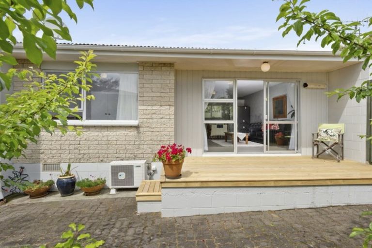 Photo of property in 2/23 Robins Road, Judea, Tauranga, 3110