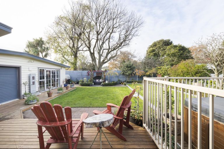Photo of property in 21 Alan Street, Palmerston North, 4414