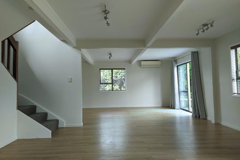 Photo of property in 2/18 Manuka Road, Glenfield, Auckland, 0629