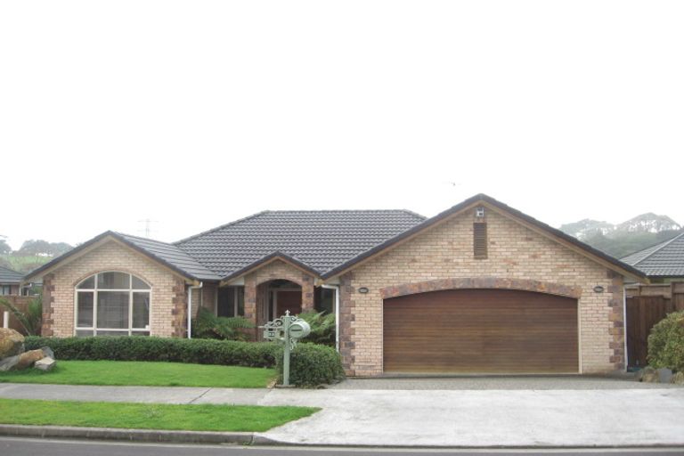Photo of property in 22 Norman Close, The Gardens, Auckland, 2105