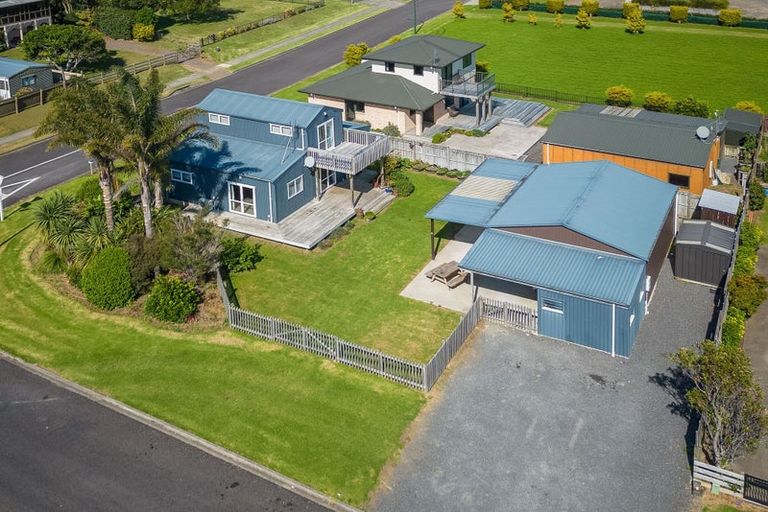 Photo of property in 2 Koromiko Drive, Coromandel, 3506
