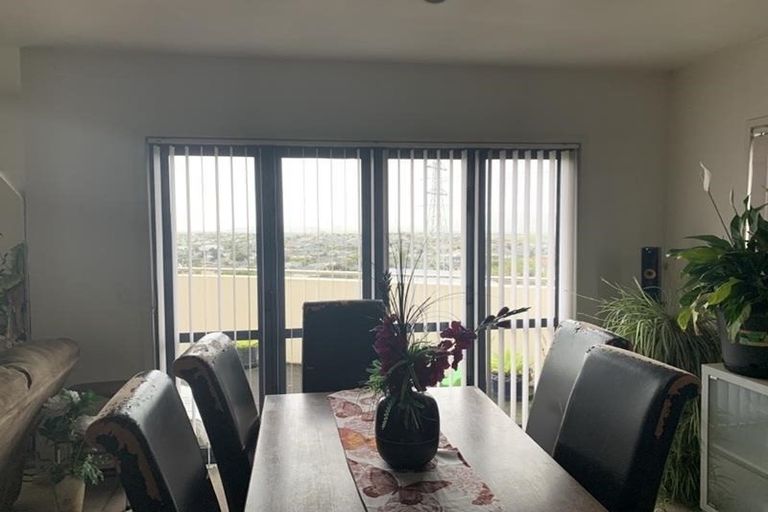 Photo of property in 1/15 Lizzie Lane, Clover Park, Auckland, 2019
