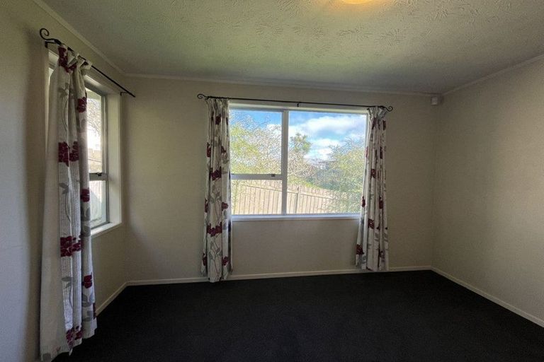 Photo of property in 13 Adam Sunde Place, Glen Eden, Auckland, 0602