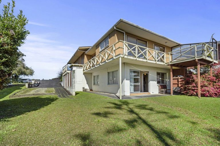 Photo of property in 68 Weatherly Road, Torbay, Auckland, 0630