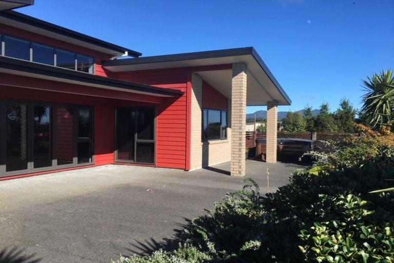Photo of property in 1060 Carrington Road, Hurworth, New Plymouth, 4371