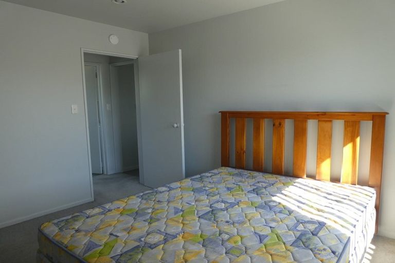 Photo of property in 11 Monteath Place, Redwood, Christchurch, 8051