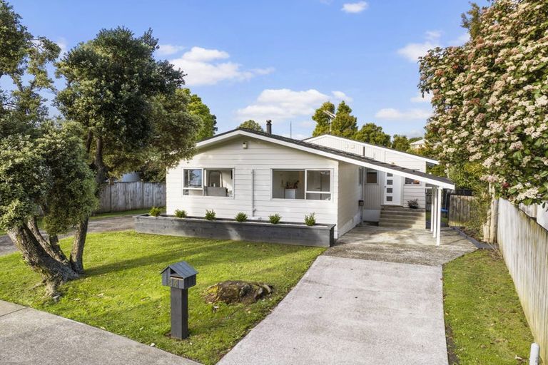 Photo of property in 26 Mirrabooka Avenue, Botany Downs, Auckland, 2010