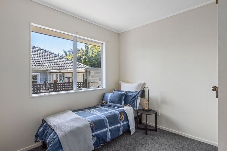 Photo of property in 2a Trafalgar Road, Milford, Auckland, 0620