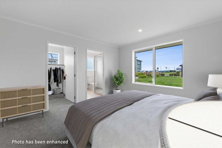 Photo of property in 19 Uatoto Road, Clarks Beach, 2122