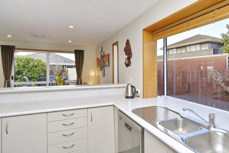 Photo of property in 31 Creese Place, Redwood, Christchurch, 8051
