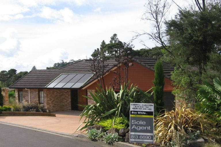 Photo of property in 55 Staincross Street, Green Bay, Auckland, 0604