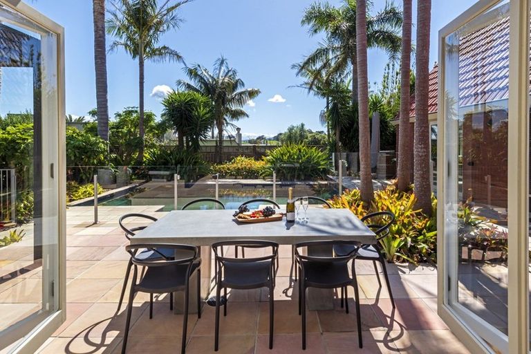 Photo of property in 14 Lynton Road, Bucklands Beach, Auckland, 2012