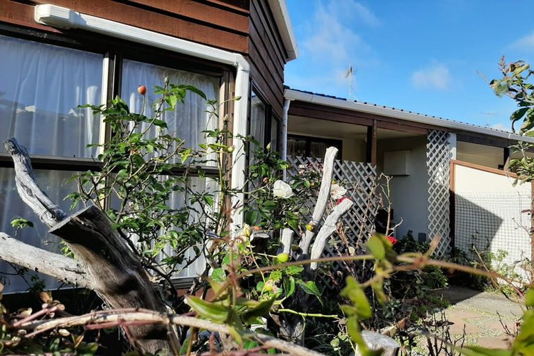 Photo of property in 7-9 School Road, Plimmerton, Porirua, 5026