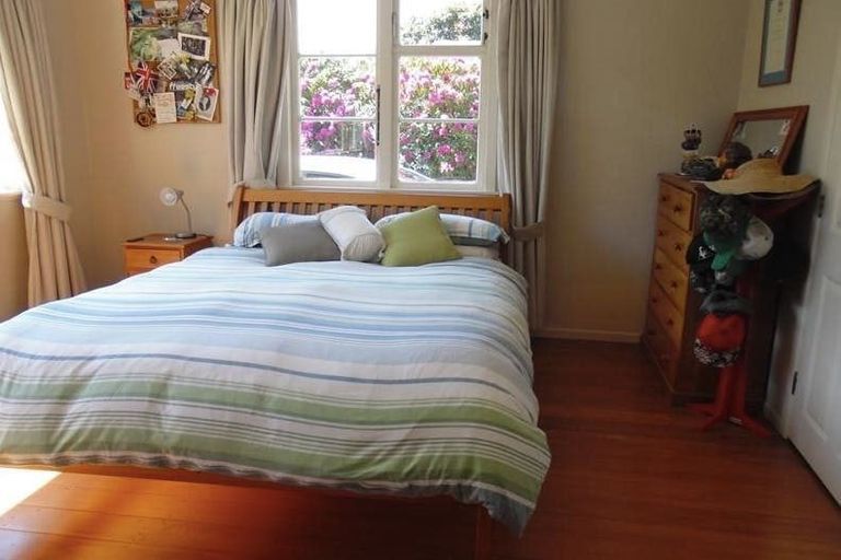 Photo of property in Gull - Unmanned, 1/1 Rangitira Avenue, Takapuna, Auckland, 0622