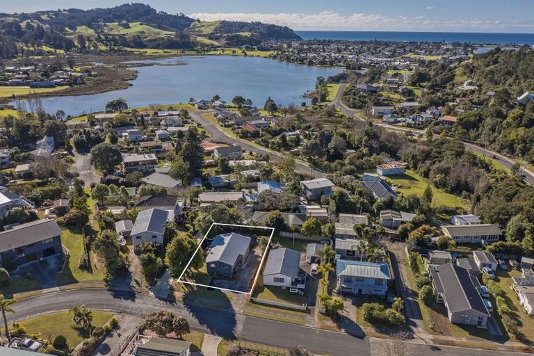 Photo of property in 13 Windsor Drive, Tairua, 3508