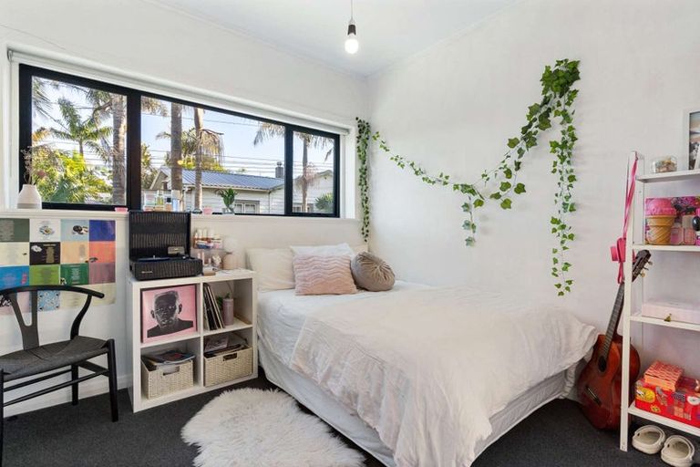 Photo of property in 261 Lake Road, Belmont, Auckland, 0622