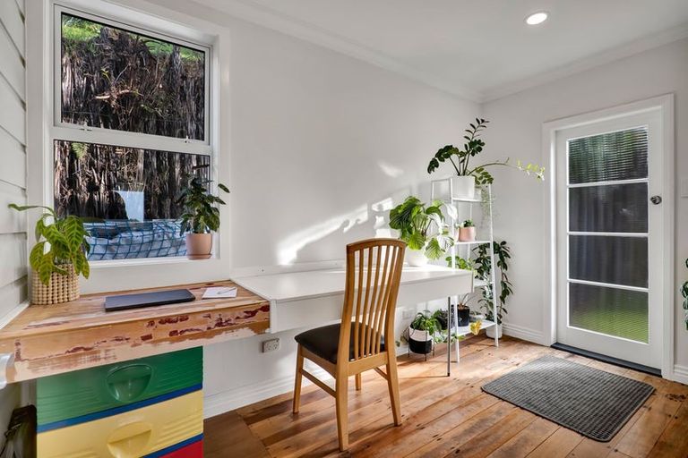 Photo of property in 1a Squire Place, Blagdon, New Plymouth, 4310