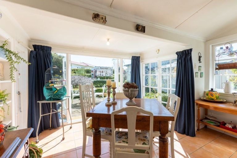 Photo of property in 34 Queen Street, Dannevirke, 4930