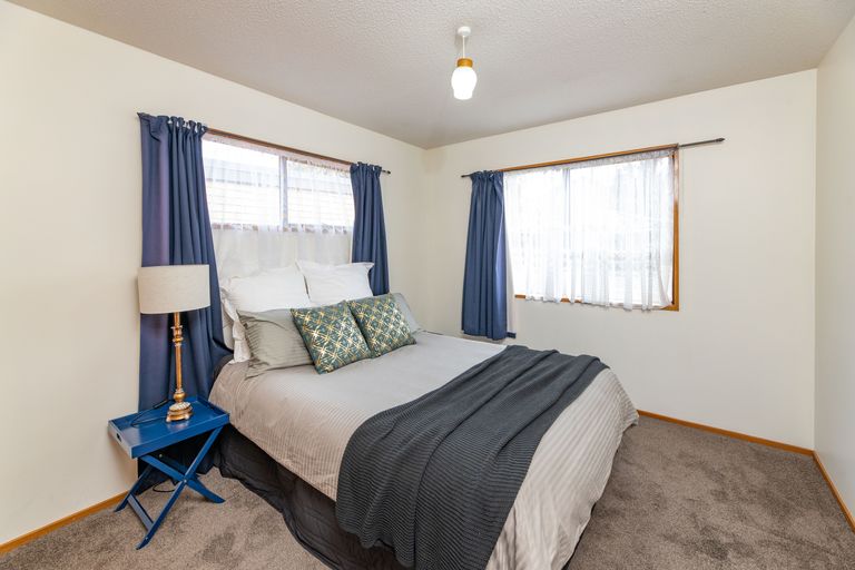 Photo of property in 9 Elsom Lane, Avonhead, Christchurch, 8042