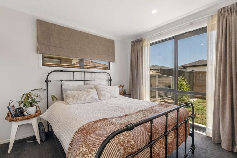 Photo of property in 11 Survila Street, Takanini, 2110