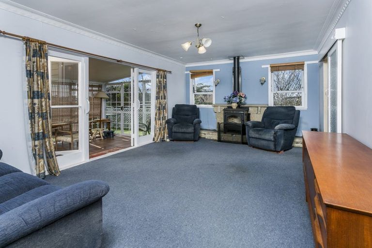 Photo of property in 889 Beach Road, Waiake, Auckland, 0630