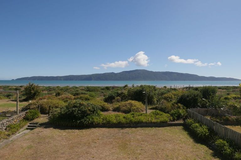 Photo of property in 77 Manly Street, Paraparaumu Beach, Paraparaumu, 5032