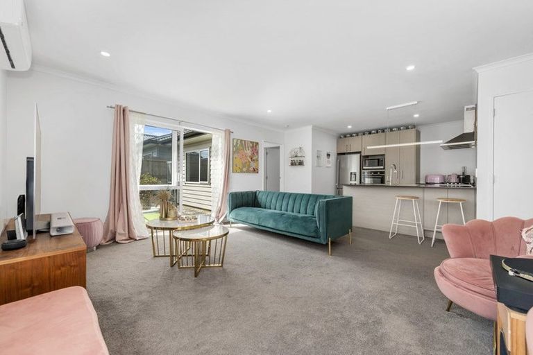 Photo of property in 25 Kapowai Boulevard, Takanini, 2112