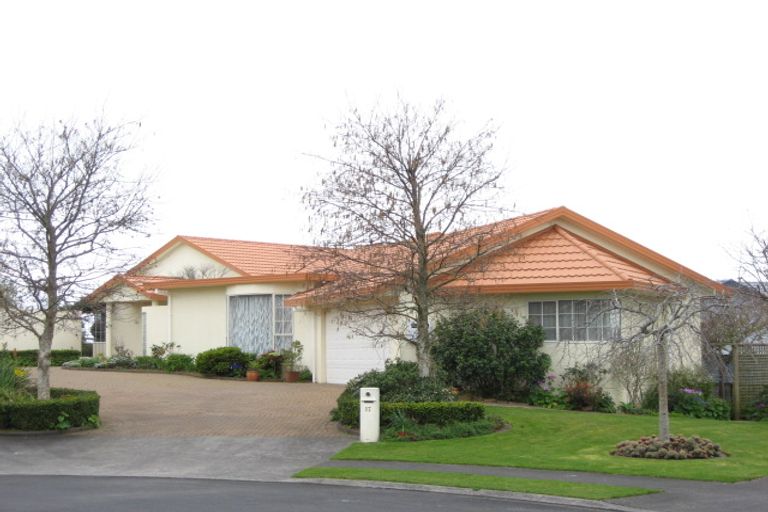 Photo of property in 17 Sandel Rise, Merrilands, New Plymouth, 4312