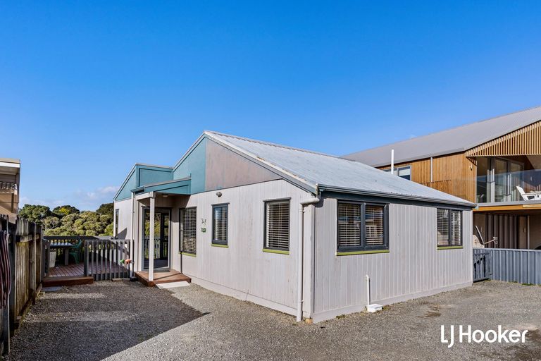 Photo of property in 21 Pacific Road, Waihi Beach, 3611