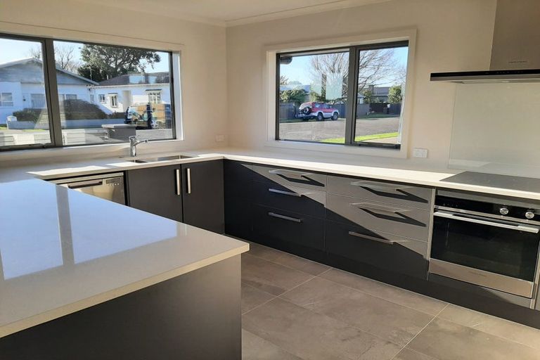 Photo of property in 10a Knowles Street, Terrace End, Palmerston North, 4410