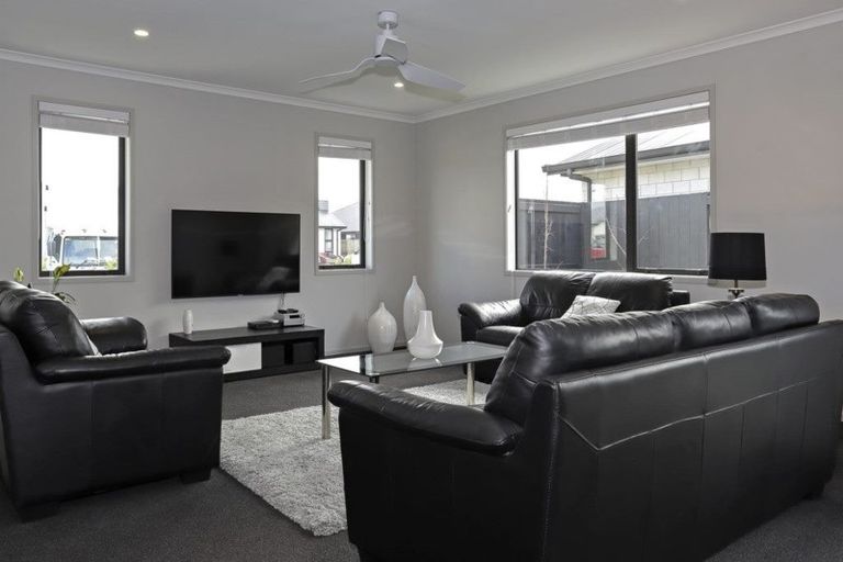 Photo of property in 24 Harding Drive, Papamoa Beach, Papamoa, 3118