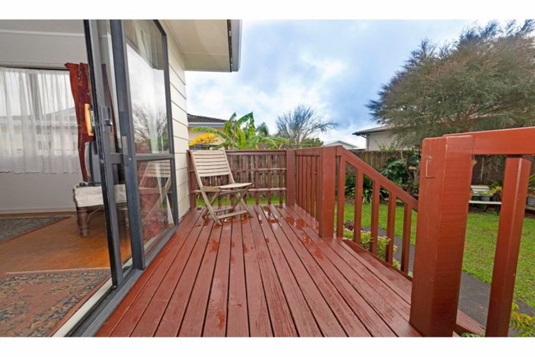 Photo of property in 2/1 Silverstone Place, Henderson, Auckland, 0612