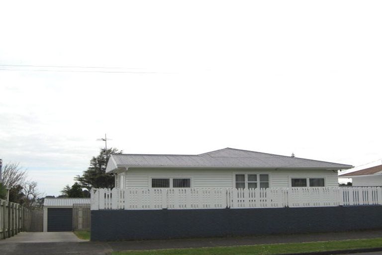 Photo of property in 7 Adventure Street, Marfell, New Plymouth, 4310