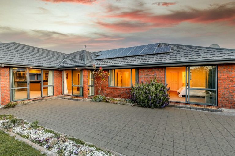 Photo of property in 25 Aston Drive, Waimairi Beach, Christchurch, 8083