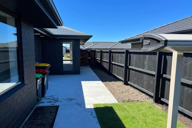 Photo of property in 10 Pierce Street, Marshland, Christchurch, 8083
