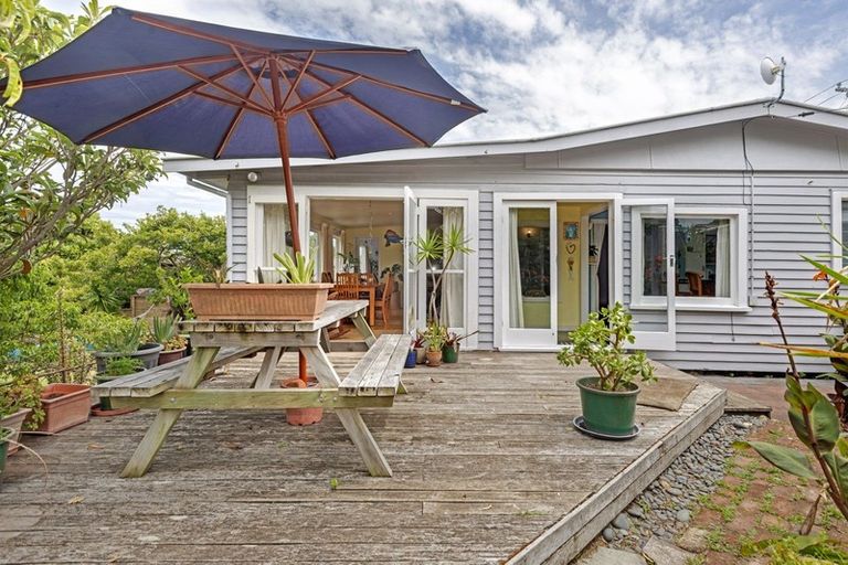 Photo of property in 25 Douglas Street, Okitu, Gisborne, 4010