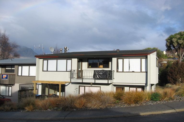 Photo of property in 2a Thorn Crescent, Fernhill, Queenstown, 9300
