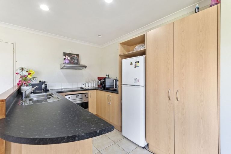 Photo of property in 19 Old Park Place, Takanini, 2112