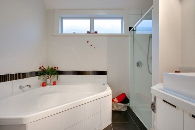 Photo of property in 81 Kent Terrace, Taradale, Napier, 4112