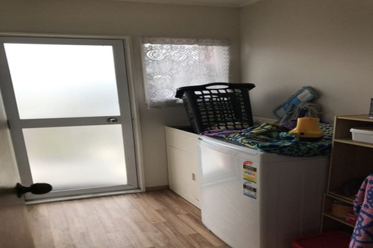 Photo of property in 33 Addison Drive, Glendene, Auckland, 0602