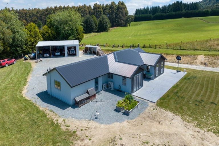 Photo of property in 51 Nicholson Road, Khandallah, Wellington, 6035