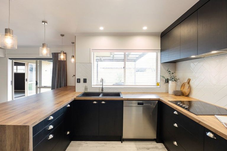 Photo of property in 105 Barrington Drive, Huntington, Hamilton, 3210