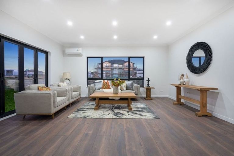 Photo of property in 30 Papareia Road, Karaka, Papakura, 2113