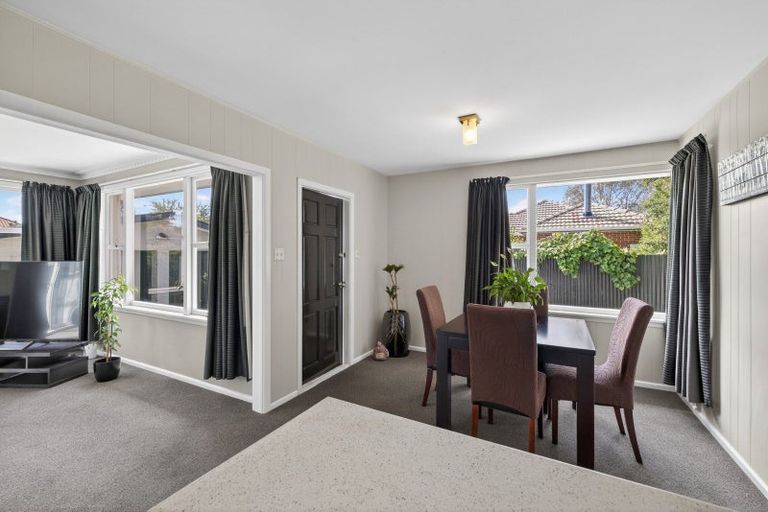 Photo of property in 73 Dunedin Street, Redwood, Christchurch, 8051