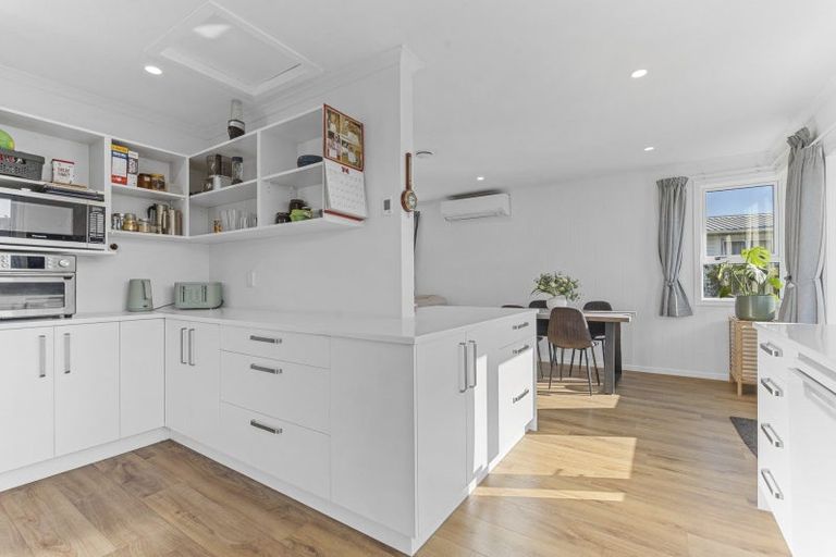 Photo of property in 6 Buckland Place, Spotswood, New Plymouth, 4310