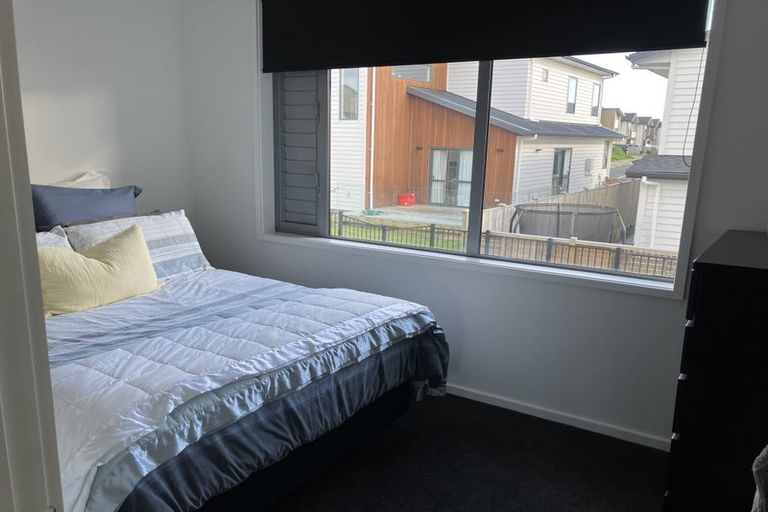 Photo of property in 11 Gunn Way, Hobsonville, Auckland, 0616