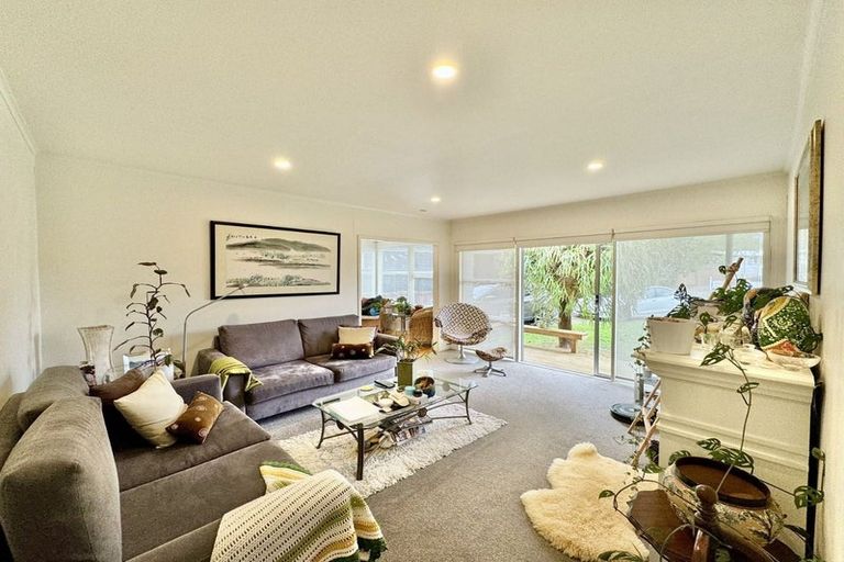 Photo of property in 121 Muir Avenue, Mangere Bridge, Auckland, 2022